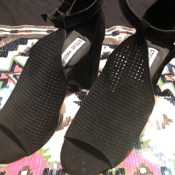 Sandals - Picture 4 of 8